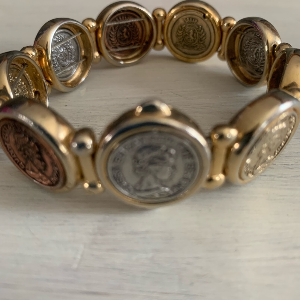 Queen Elizabeth II Tri Color Coin Style Bracelet - Picture 4 of 9